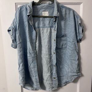 American Eagle Lightweight Short Sleeve Denim Button Up